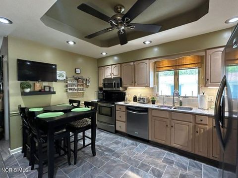 Tiny photo for 117 W Hull Street, Edgerton, OH 43517 (MLS # 10007604)
