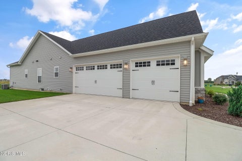 Tiny photo for 25236 John F Mccarthy Way, Perrysburg, OH 43551 (MLS # 10013951)