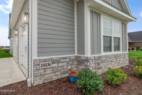 Tiny photo for 25236 John F Mccarthy Way, Perrysburg, OH 43551 (MLS # 10013951)