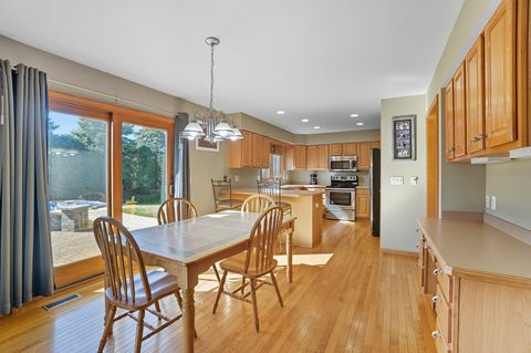 Tiny photo for 1403 Sheffield Drive, Bowling Green, OH 43402 (MLS # 10000066)