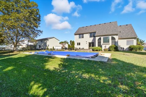 Tiny photo for 1403 Sheffield Drive, Bowling Green, OH 43402 (MLS # 10000066)