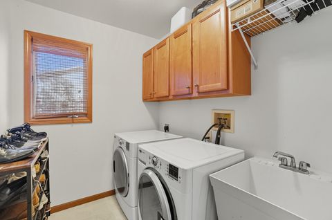 Tiny photo for 1403 Sheffield Drive, Bowling Green, OH 43402 (MLS # 10000066)