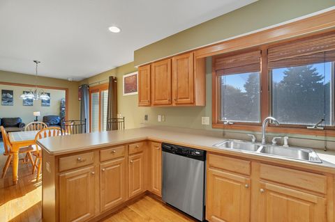 Tiny photo for 1403 Sheffield Drive, Bowling Green, OH 43402 (MLS # 10000066)