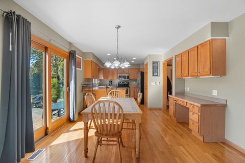 Tiny photo for 1403 Sheffield Drive, Bowling Green, OH 43402 (MLS # 10000066)