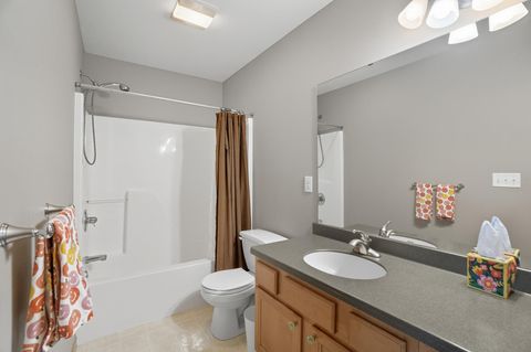 Tiny photo for 1403 Sheffield Drive, Bowling Green, OH 43402 (MLS # 10000066)