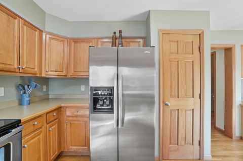 Tiny photo for 1403 Sheffield Drive, Bowling Green, OH 43402 (MLS # 10000066)