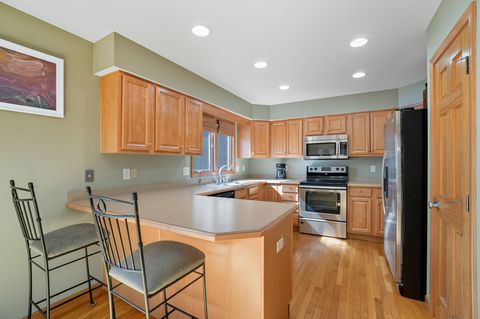 Tiny photo for 1403 Sheffield Drive, Bowling Green, OH 43402 (MLS # 10000066)