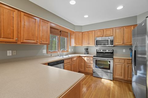 Tiny photo for 1403 Sheffield Drive, Bowling Green, OH 43402 (MLS # 10000066)