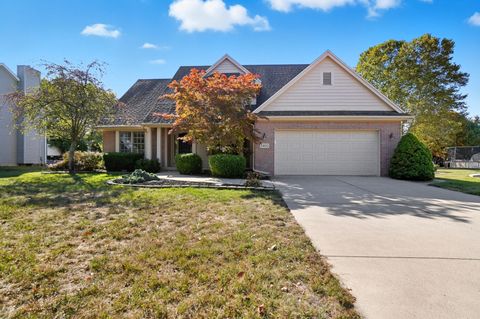 Tiny photo for 1403 Sheffield Drive, Bowling Green, OH 43402 (MLS # 10000066)