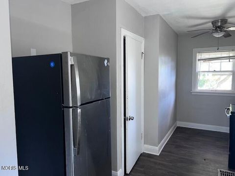 Tiny photo for 2555 Oak Grove Place, Toledo, OH 43613 (MLS # 10006624)