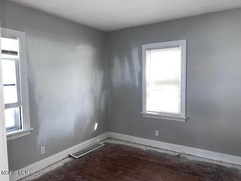 Tiny photo for 2555 Oak Grove Place, Toledo, OH 43613 (MLS # 10006624)