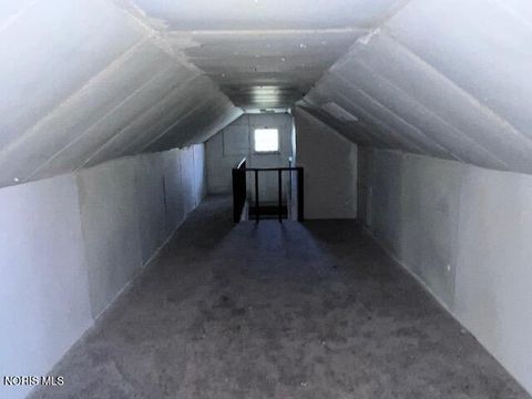 Tiny photo for 2555 Oak Grove Place, Toledo, OH 43613 (MLS # 10006624)