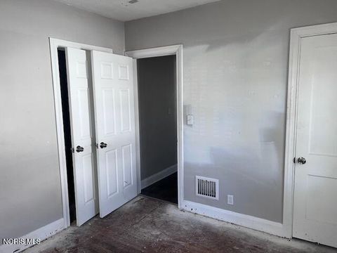 Tiny photo for 2555 Oak Grove Place, Toledo, OH 43613 (MLS # 10006624)