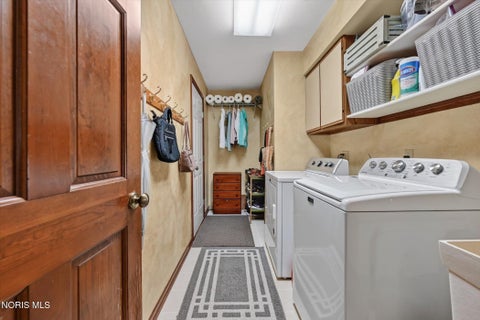 Tiny photo for 2438 Wembley Terrace North TER, Toledo, OH 43617 (MLS # 10010292)