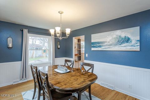 Tiny photo for 3212 Lambert Drive, Toledo, OH 43613 (MLS # 10005644)