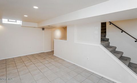 Tiny photo for 3212 Lambert Drive, Toledo, OH 43613 (MLS # 10005644)