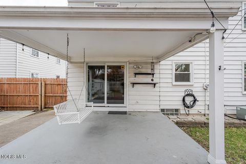 Tiny photo for 3212 Lambert Drive, Toledo, OH 43613 (MLS # 10005644)