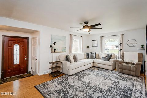 Tiny photo for 3212 Lambert Drive, Toledo, OH 43613 (MLS # 10005644)