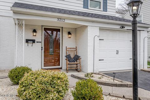 Tiny photo for 3212 Lambert Drive, Toledo, OH 43613 (MLS # 10005644)