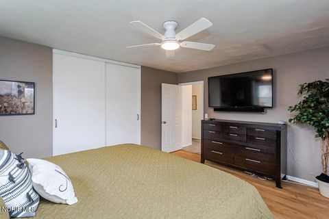 Tiny photo for 3212 Lambert Drive, Toledo, OH 43613 (MLS # 10005644)