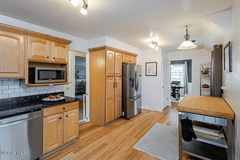 Tiny photo for 3212 Lambert Drive, Toledo, OH 43613 (MLS # 10005644)