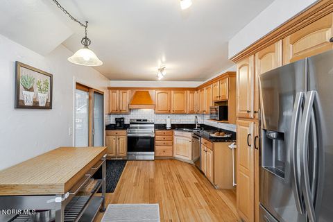 Tiny photo for 3212 Lambert Drive, Toledo, OH 43613 (MLS # 10005644)