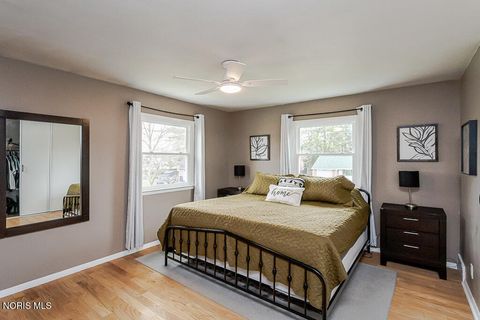 Tiny photo for 3212 Lambert Drive, Toledo, OH 43613 (MLS # 10005644)