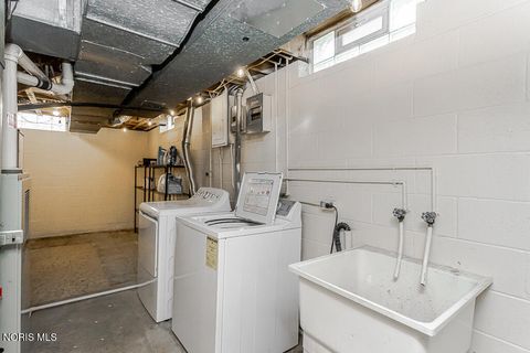 Tiny photo for 3212 Lambert Drive, Toledo, OH 43613 (MLS # 10005644)