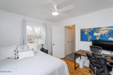 Tiny photo for 3212 Lambert Drive, Toledo, OH 43613 (MLS # 10005644)