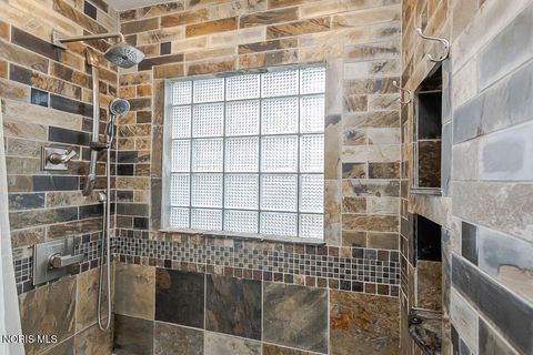 Tiny photo for 3212 Lambert Drive, Toledo, OH 43613 (MLS # 10005644)