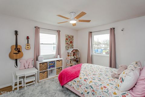 Tiny photo for 3212 Lambert Drive, Toledo, OH 43613 (MLS # 10005644)