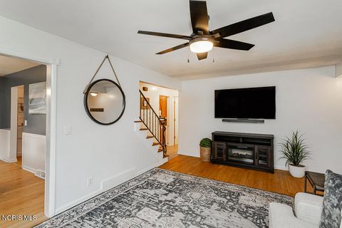 Tiny photo for 3212 Lambert Drive, Toledo, OH 43613 (MLS # 10005644)