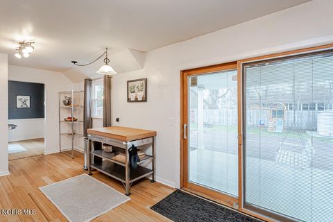 Tiny photo for 3212 Lambert Drive, Toledo, OH 43613 (MLS # 10005644)