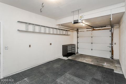 Tiny photo for 3212 Lambert Drive, Toledo, OH 43613 (MLS # 10005644)