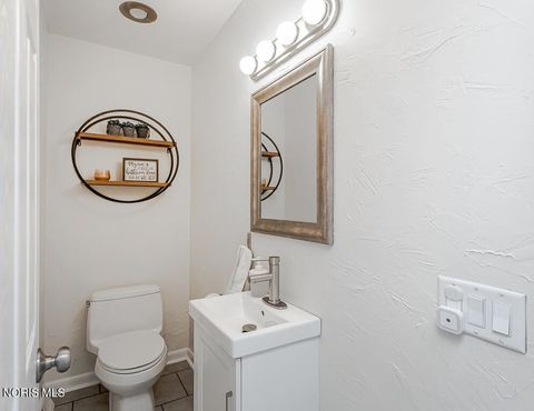 Tiny photo for 3212 Lambert Drive, Toledo, OH 43613 (MLS # 10005644)