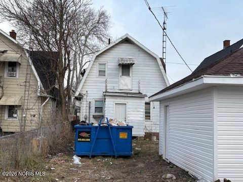 Tiny photo for 251 Knower Street, Toledo, OH 43609 (MLS # 10003342)