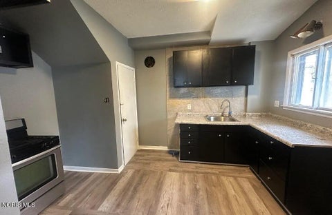 Tiny photo for 835 Toronto Avenue, Toledo, OH 43609 (MLS # 10014208)