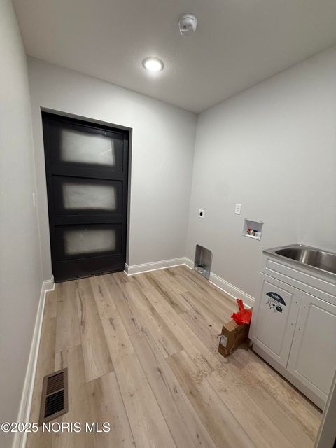 Tiny photo for 4550 Vineyard Road, Toledo, OH 43623 (MLS # 10002694)