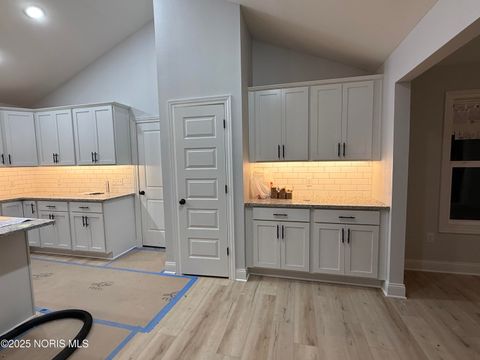 Tiny photo for 4550 Vineyard Road, Toledo, OH 43623 (MLS # 10002694)