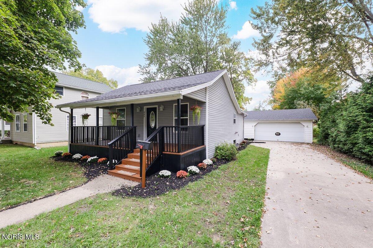 643 W Clinton Street