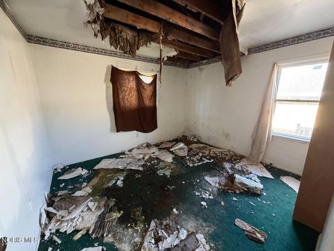 Tiny photo for 1108 Bronson Avenue, Toledo, OH 43608 (MLS # 10008000)