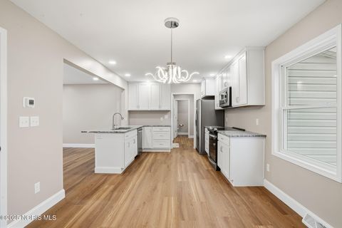 Tiny photo for 2613 Eton Place, Findlay, OH 45840 (MLS # 10002227)