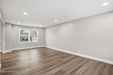 Tiny photo for 2613 Eton Place, Findlay, OH 45840 (MLS # 10002227)