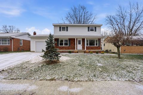 Photo of 2613 Eton Place, Findlay, OH 45840 (MLS # 10002227)