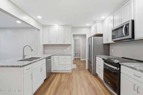 Tiny photo for 2613 Eton Place, Findlay, OH 45840 (MLS # 10002227)