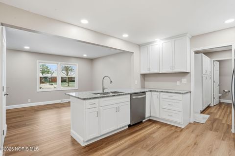 Tiny photo for 2613 Eton Place, Findlay, OH 45840 (MLS # 10002227)