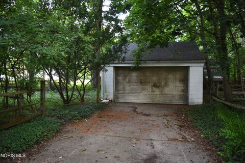 Tiny photo for 2106 Grecourt Drive, Toledo, OH 43615 (MLS # 10010226)