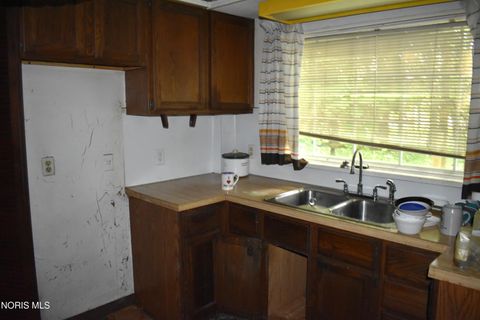 Tiny photo for 2106 Grecourt Drive, Toledo, OH 43615 (MLS # 10010226)