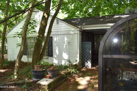 Tiny photo for 2106 Grecourt Drive, Toledo, OH 43615 (MLS # 10010226)
