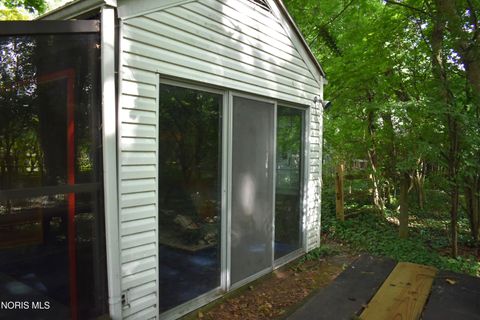 Tiny photo for 2106 Grecourt Drive, Toledo, OH 43615 (MLS # 10010226)